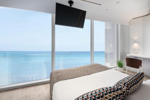 Habitación Doble Privilege con acceso al spa del hotel Marina Badalona. Foto 7