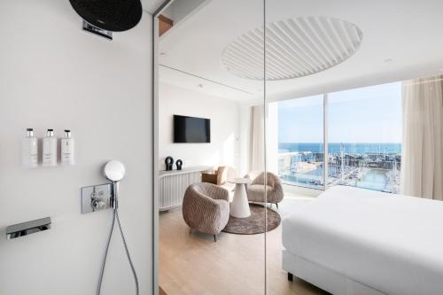 Habitación Doble Privilege con acceso al spa del hotel Marina Badalona. Foto 10
