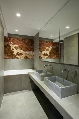 Habitación Triple del hotel Art Suites Korai. Foto 6