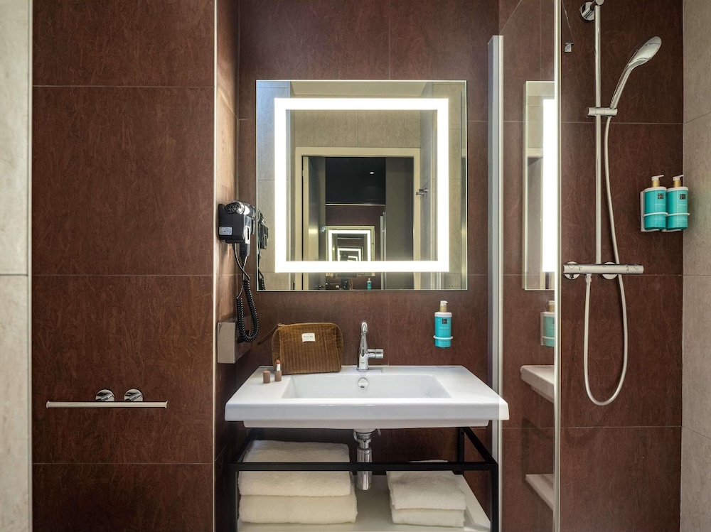 Habitación Classic con 2 camas individuales del hotel Novotel Paris Val de Fontenay