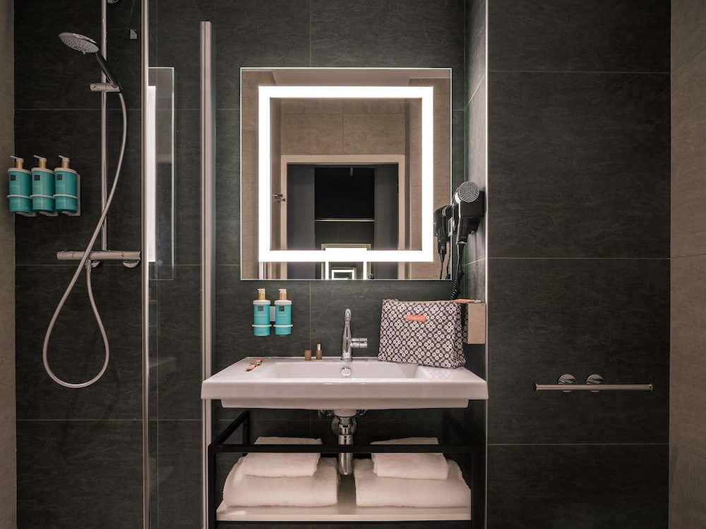 Habitación Executive con 2 camas individuales del hotel Novotel Paris Val de Fontenay. Foto 3