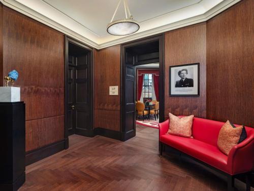 Suite esquinera del hotel Raffles London at The OWO. Foto 4