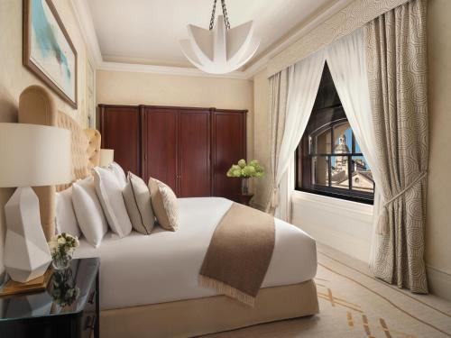 Suite esquinera del hotel Raffles London at The OWO. Foto 6