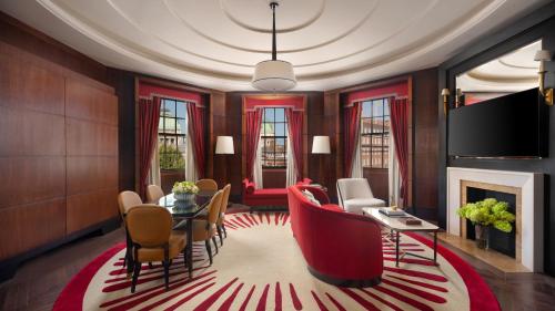 Suite esquinera del hotel Raffles London at The OWO. Foto 7