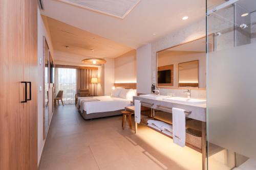 Habitación Doble con vistas al jardín del hotel Bancal. Foto 3