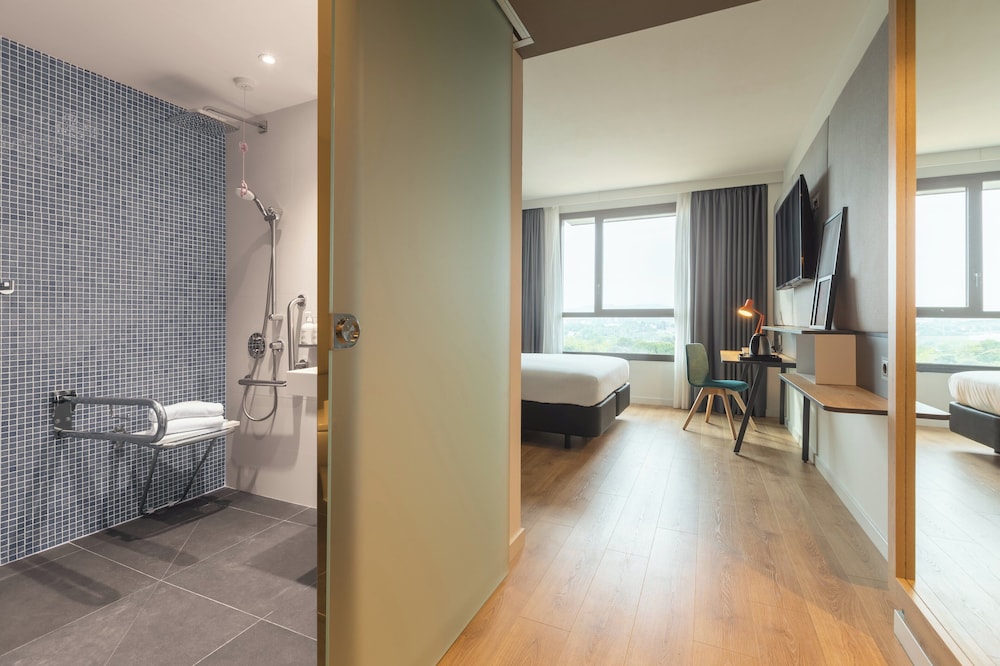 Habitación estándar del hotel Holiday Inn Barcelona-Sant Cugat. Foto 4