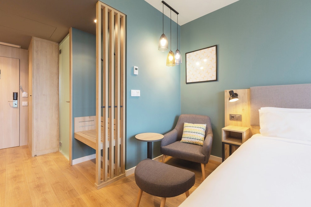 Habitación estándar del hotel Holiday Inn Barcelona-Sant Cugat. Foto 9
