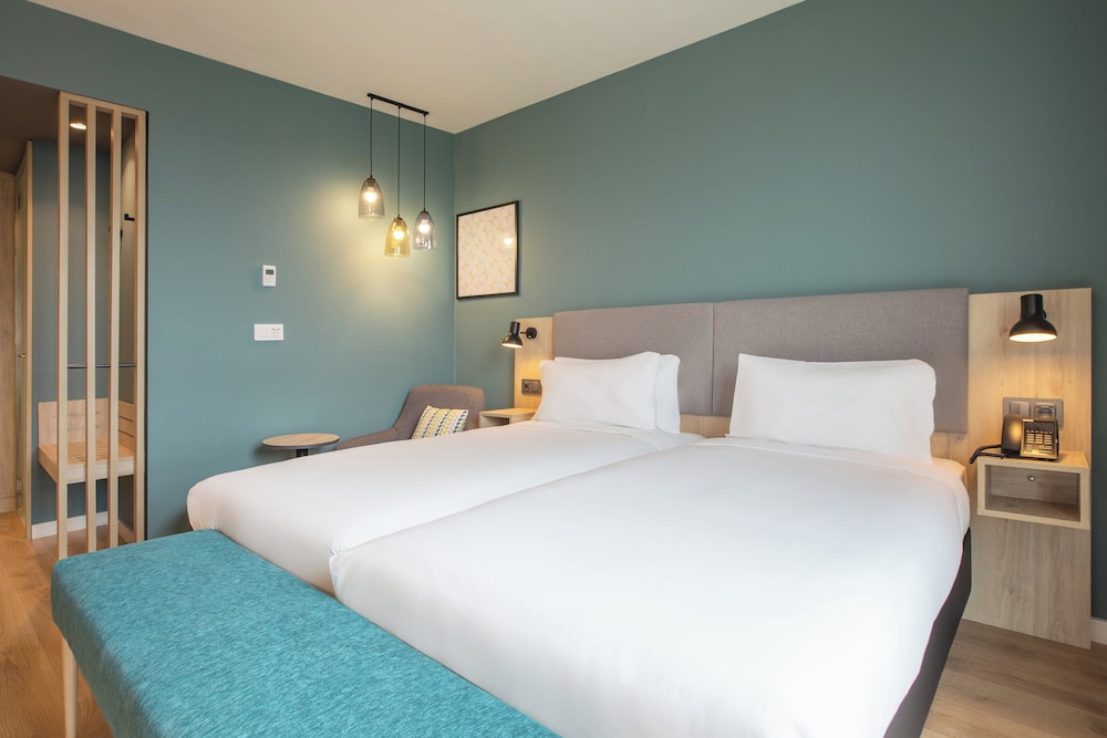 Habitación estándar del hotel Holiday Inn Barcelona-Sant Cugat. Foto 15