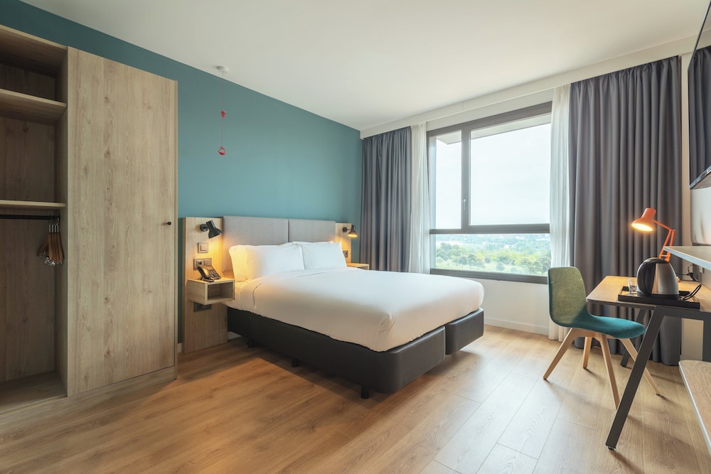Habitación estándar del hotel Holiday Inn Barcelona-Sant Cugat. Foto 18