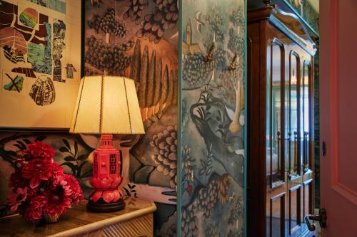 Suite con vistas a la ciudad del hotel The Fifth Avenue. Foto 3