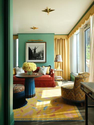 Estudio con terraza del hotel The Fifth Avenue. Foto 1