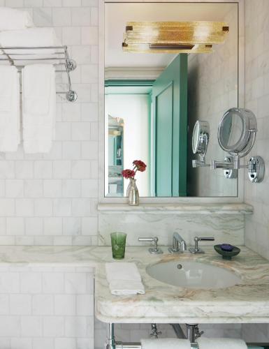 Grande - 1 cama extragrande del hotel The Fifth Avenue. Foto 4