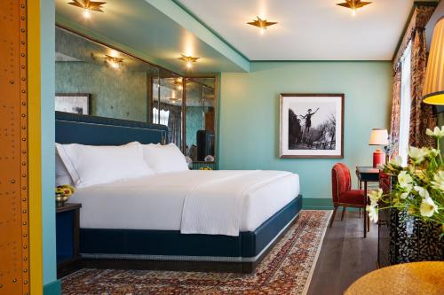 Grande - 1 cama extragrande del hotel The Fifth Avenue. Foto 1