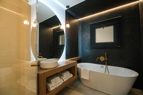 Estudio Deluxe del hotel Estefanía Boutique Suites. Foto 2