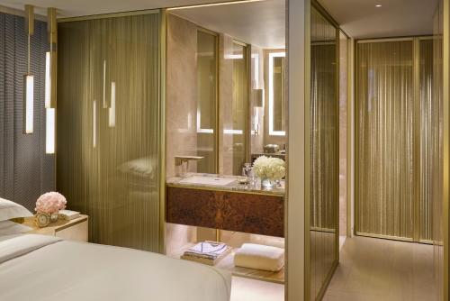 Habitación Deluxe - 1 cama extragrande o 2 camas del hotel Mandarin Oriental Mayfair, London. Foto 1