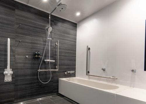 Habitación doble Deluxe - 2 camas - Planta estándar del hotel Centara Grand Osaka. Foto 9