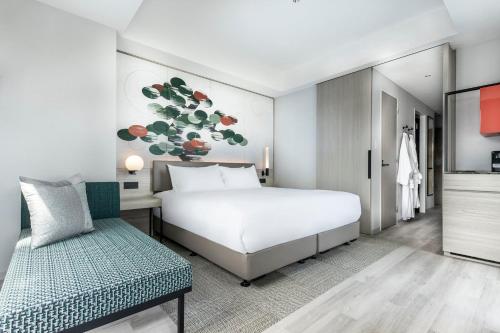 Habitación Deluxe - Cama extragrande - Planta Premium del hotel Centara Grand Osaka. Foto 3
