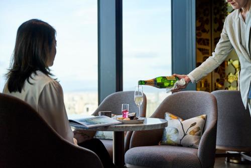Suite - Planta Club del hotel Centara Grand Osaka. Foto 1
