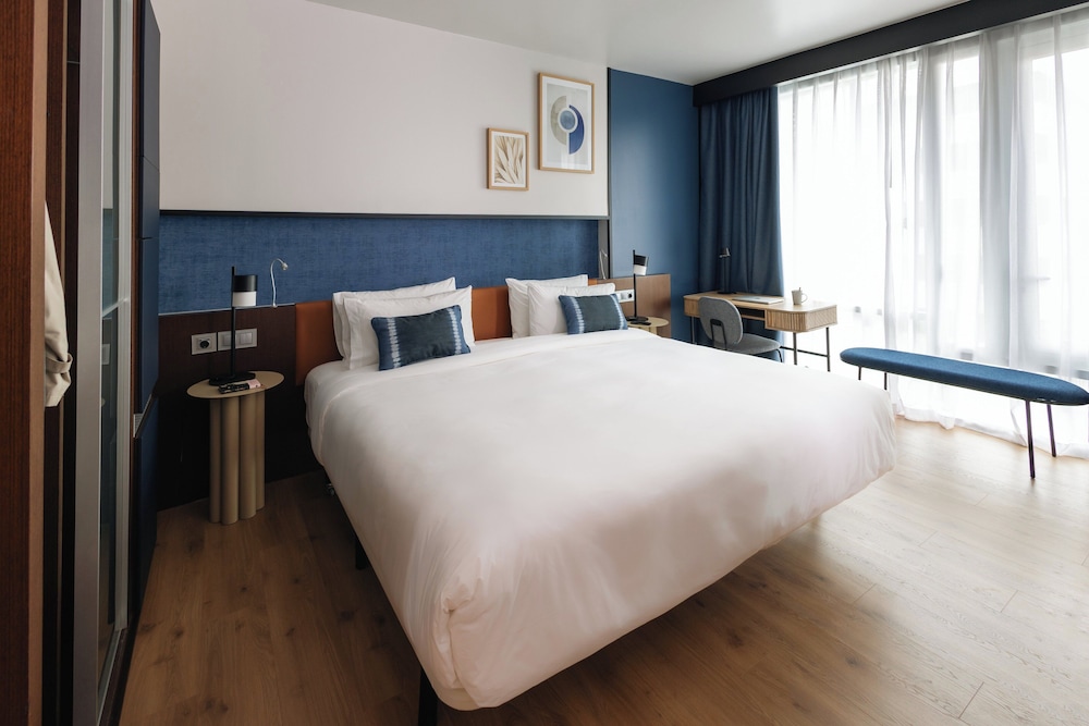 Habitación Premium del hotel Crowne Plaza Madrid - Centre Retiro. Foto 1