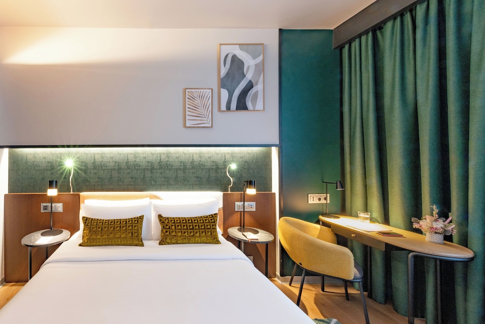 Habitación estándar del hotel Crowne Plaza Madrid - Centre Retiro. Foto 2