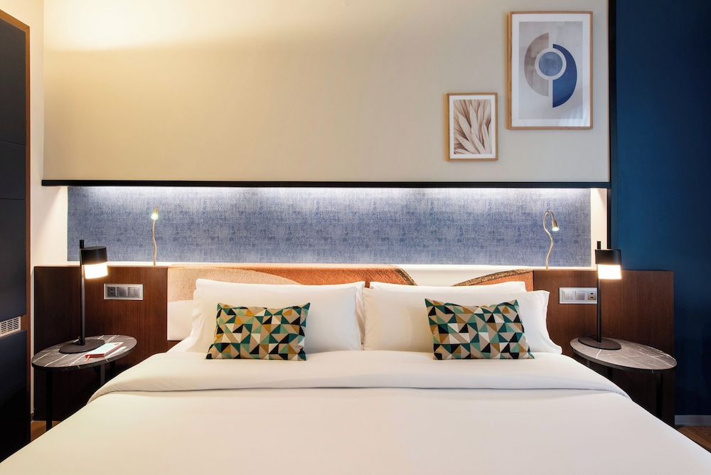 Habitación Premium, 1 cama de matrimonio grande del hotel Crowne Plaza Madrid - Centre Retiro. Foto 1