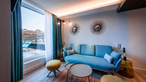 Suite con cama extragrande del hotel voco Strasbourg Centre - The Garden, an IHG Hotel. Foto 4