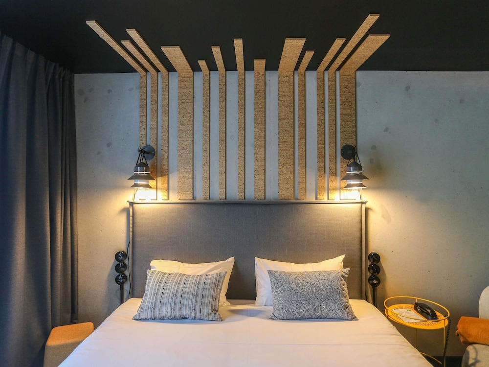 Habitación Estándar con cama doble del hotel ibis Styles Amiens Centre. Foto 7