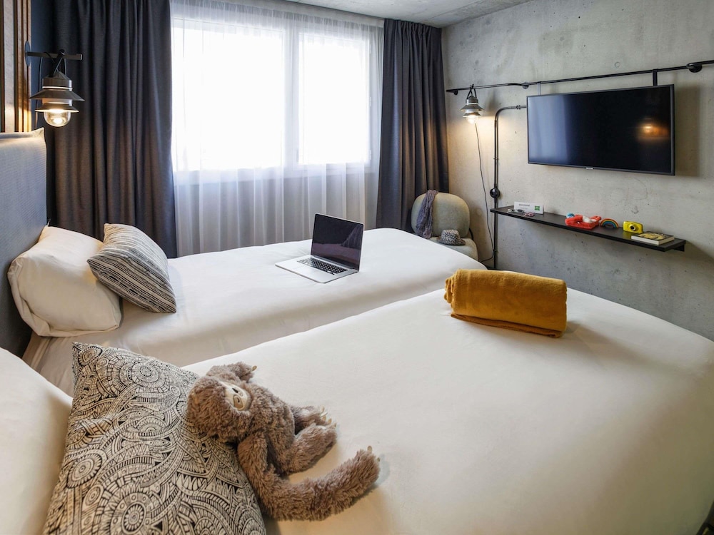 Habitación estándar con 2 camas individuales del hotel ibis Styles Amiens Centre. Foto 8