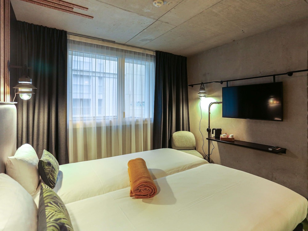 Habitación estándar con 2 camas individuales del hotel ibis Styles Amiens Centre. Foto 10