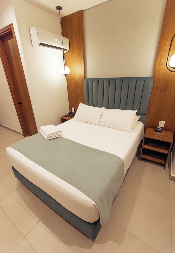 Junior Room, 1 King Bed, Non Smoking, Hot Tub - Sin vista del hotel ZiOne Luxury Cartagena. Foto 1