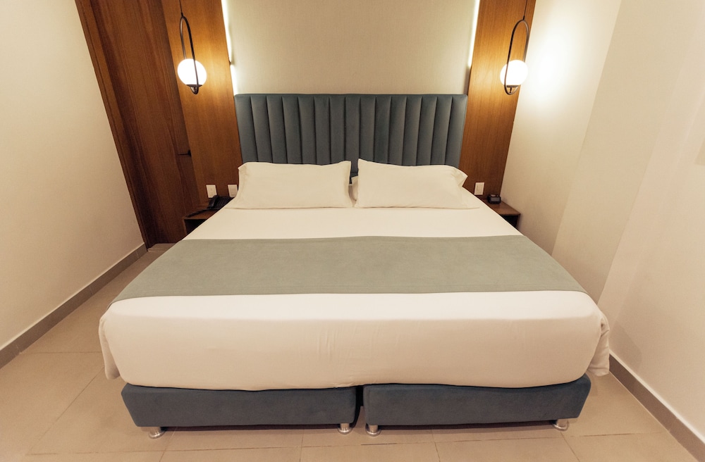 Junior Room, 1 King Bed, Non Smoking, Hot Tub - Sin vista del hotel ZiOne Luxury Cartagena. Foto 3