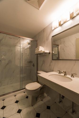 Estudio Deluxe con cama grande - para no fumadores del hotel John Hotel. Foto 3