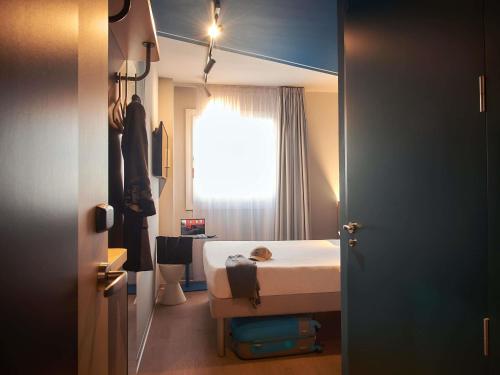 Habitación Doble Estándar del hotel Ibis budget Vitoria Gasteiz. Foto 2