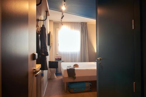 Habitación Doble Estándar del hotel Ibis budget Vitoria Gasteiz. Foto 8