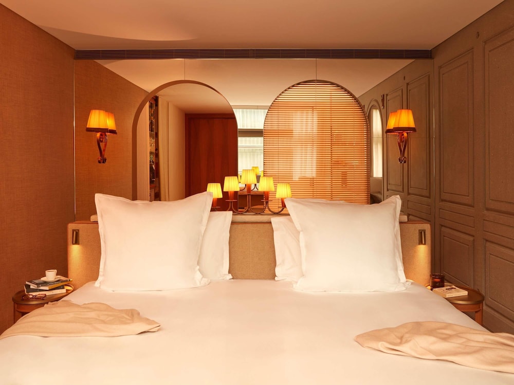 SIGNATURE COURTYARD KING del hotel Mondrian Bordeaux Les Carmes
