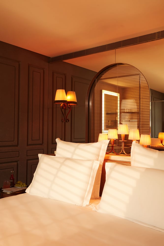SIGNATURE COURTYARD KING del hotel Mondrian Bordeaux Les Carmes. Foto 3