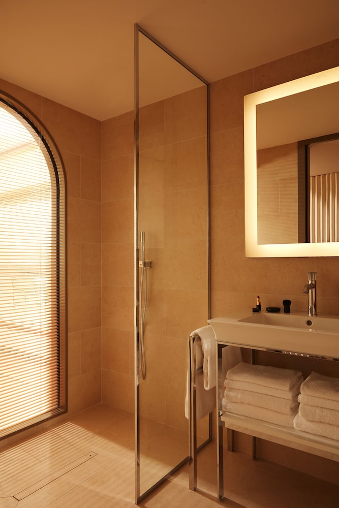 SIGNATURE COURTYARD TWIN del hotel Mondrian Bordeaux Les Carmes. Foto 8