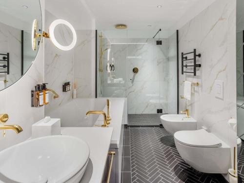 Suite Executive con balcón del hotel Mövenpick Tallinn