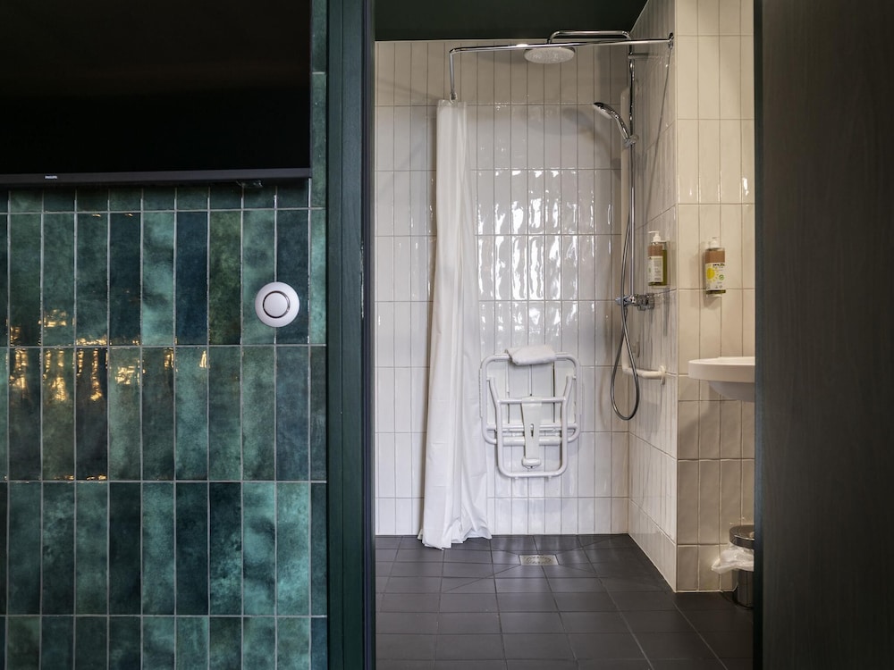 Habitación POP accesible con 1 cama doble del hotel Greet Cernay Mulhouse. Foto 1