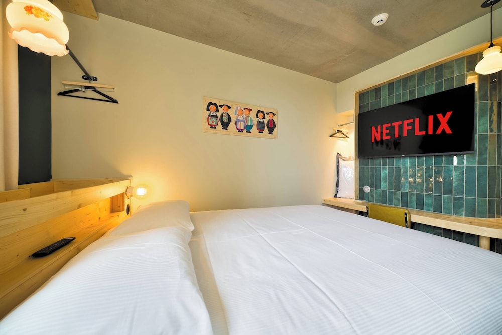 Habitación Pop con 1 cama doble del hotel Greet Cernay Mulhouse. Foto 1