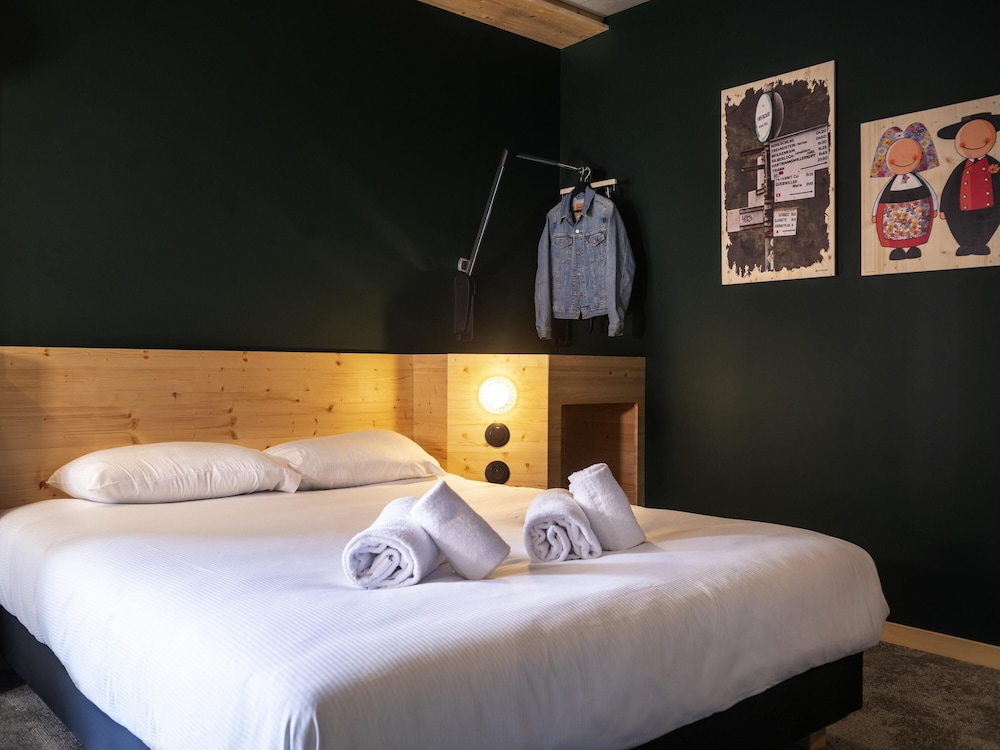 Habitación POP accesible con 1 cama doble del hotel Greet Cernay Mulhouse. Foto 3