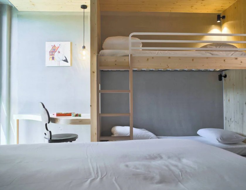 Habitación familiar, varias camas (Pop) del hotel Greet Cernay Mulhouse. Foto 1
