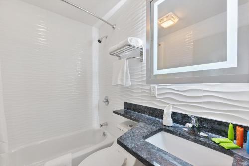 Habitación Doble Deluxe del hotel Casa Blanca Brooklyn. Foto 3