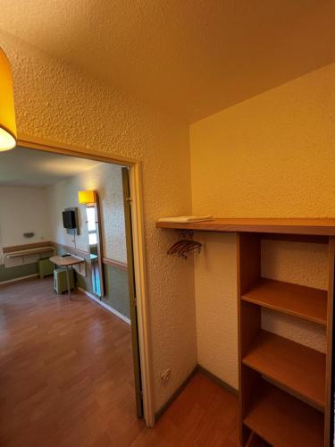 Habitación Familiar del hotel ibis budget Marseille Est Porte d'Aubagne. Foto 6