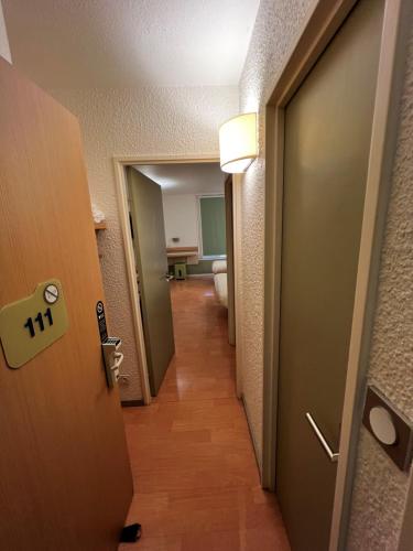 Habitación Familiar del hotel ibis budget Marseille Est Porte d'Aubagne. Foto 7