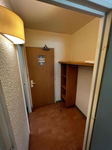 Habitación Familiar del hotel ibis budget Marseille Est Porte d'Aubagne. Foto 17