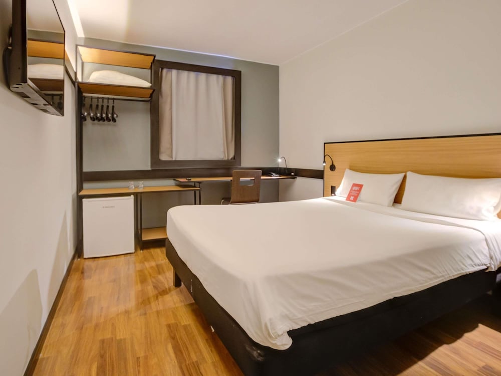 Habitación Standard con una cama doble del hotel ibis Rio de Janeiro Botafogo. Foto 2