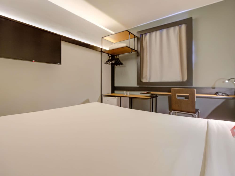 Habitación Standard con una cama doble del hotel ibis Rio de Janeiro Botafogo. Foto 7