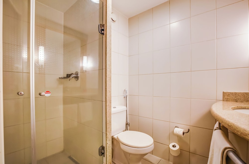 Habitación Standard con una cama doble del hotel ibis Rio de Janeiro Botafogo. Foto 9