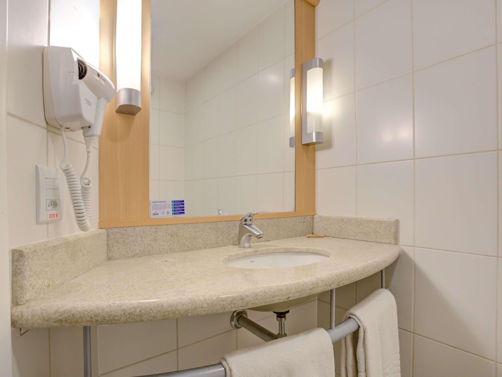 Habitación Standard con una cama doble del hotel ibis Rio de Janeiro Botafogo. Foto 10